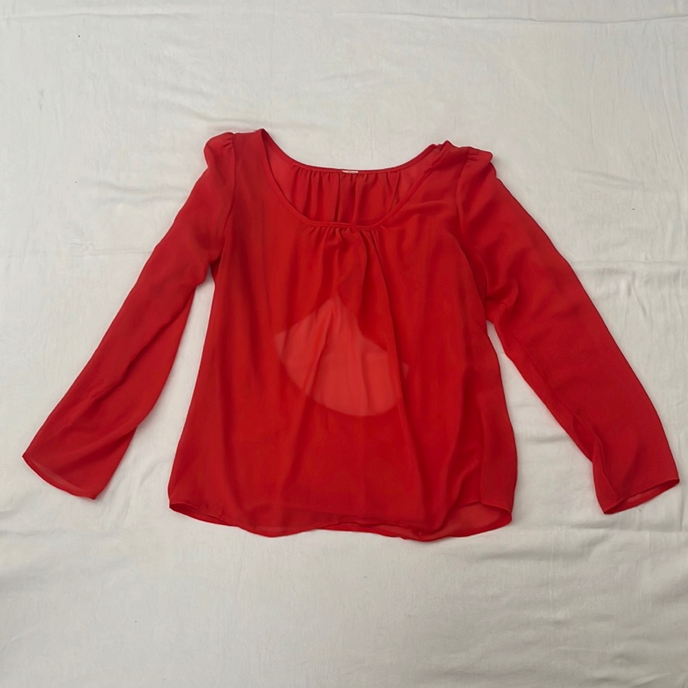 Blouse with back cut-out